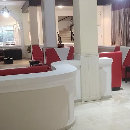 Pantheon Hall Hotell 2*
